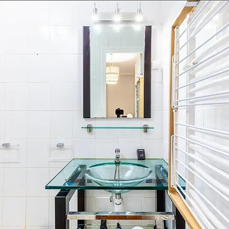 Апартаменты Guestready - Hidden Gem With Private Courtyard